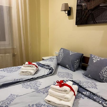 Homey Apartment On Vicheva Str. Lviv Ngoại thất bức ảnh