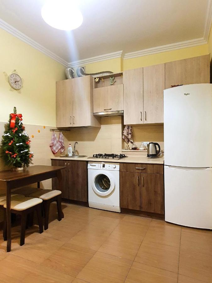 Homey Apartment On Vicheva Str. Lviv Ngoại thất bức ảnh