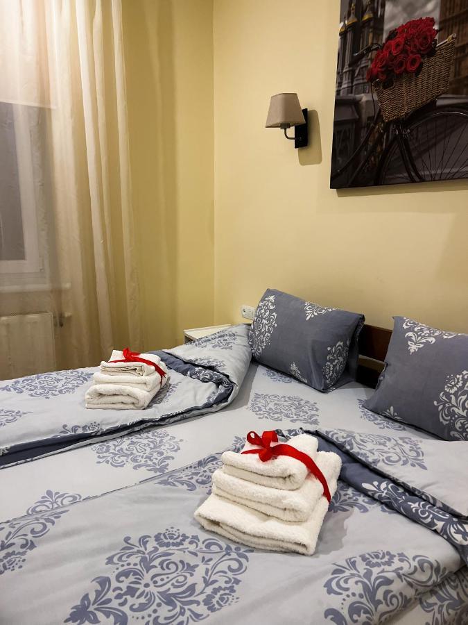 Homey Apartment On Vicheva Str. Lviv Ngoại thất bức ảnh